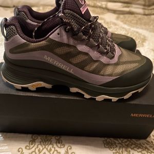 Women athletic shoes new 8 Merrell